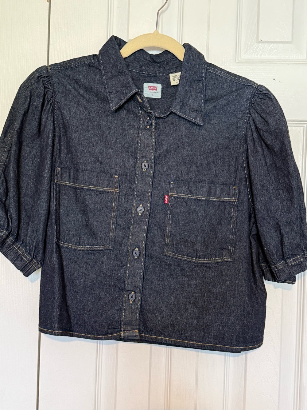 Levi's Indigo Denim Shirt with Red Logo. Puff sleeve. Crop
